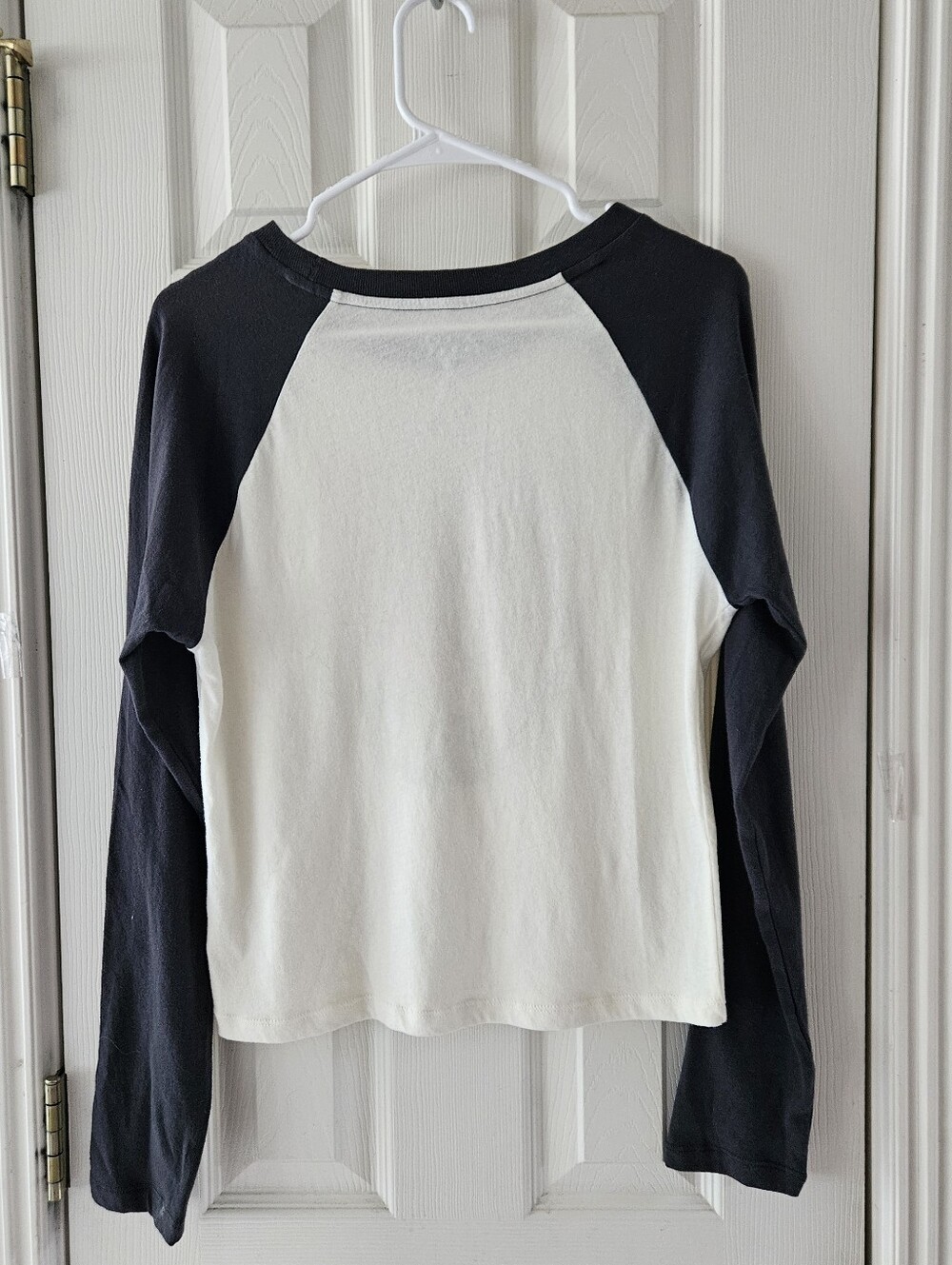 Billabong Cream/Black Long Sleeve Tee, Retro Graphic, Very Stretchy, Sz Lg, NWT - Picture 2 of 6